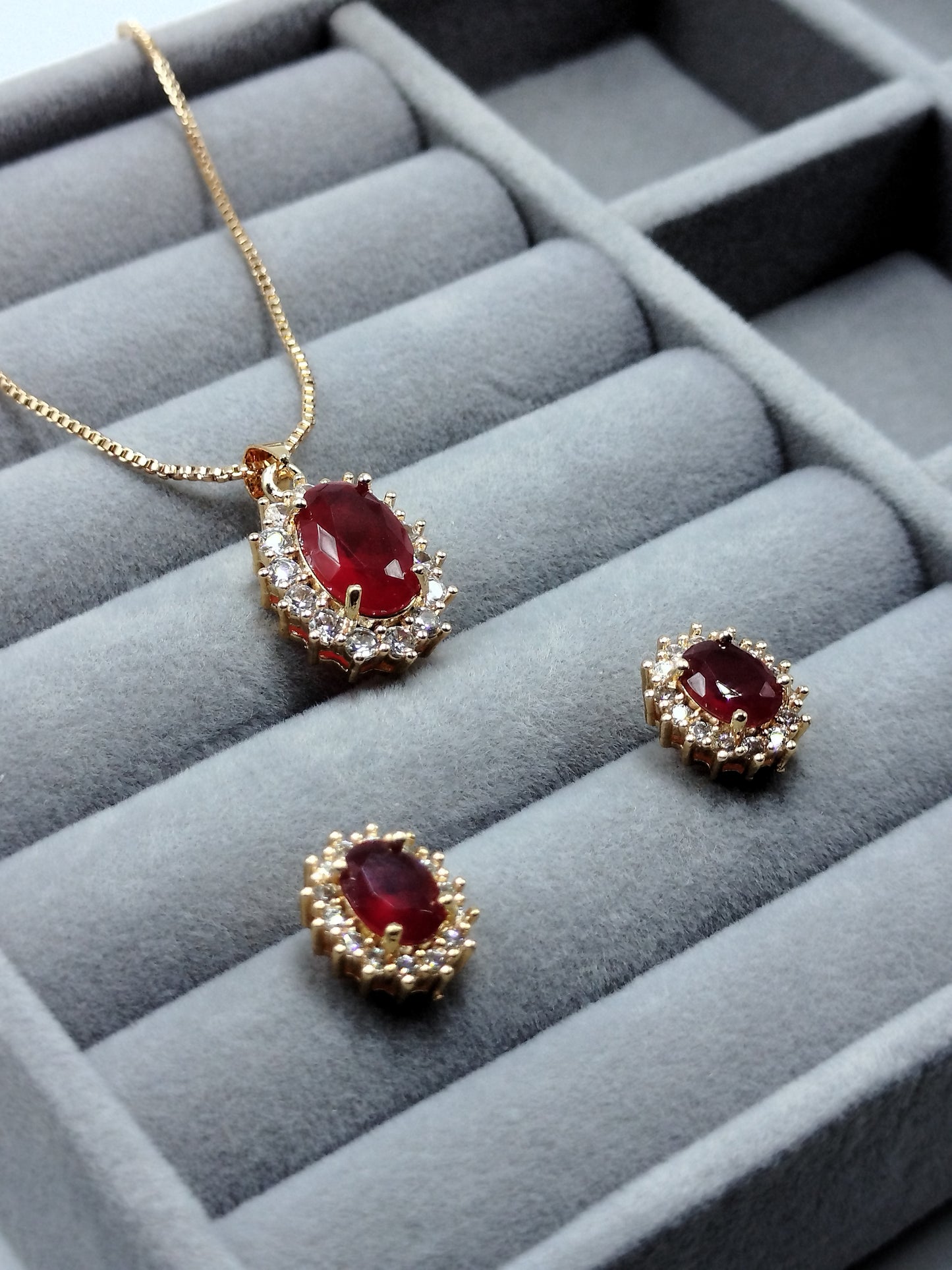 Red Stone Necklace Set