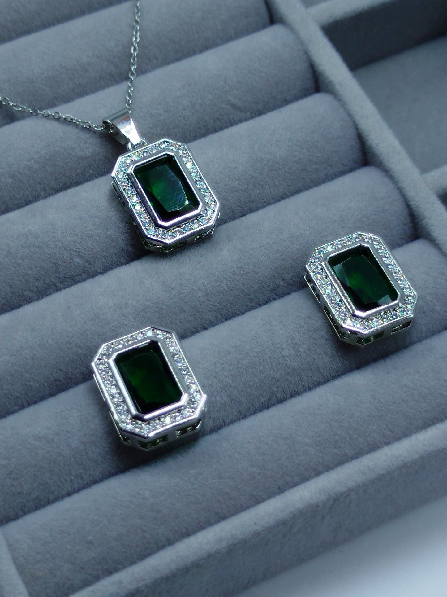 Green Emerald Silver Necklace Set