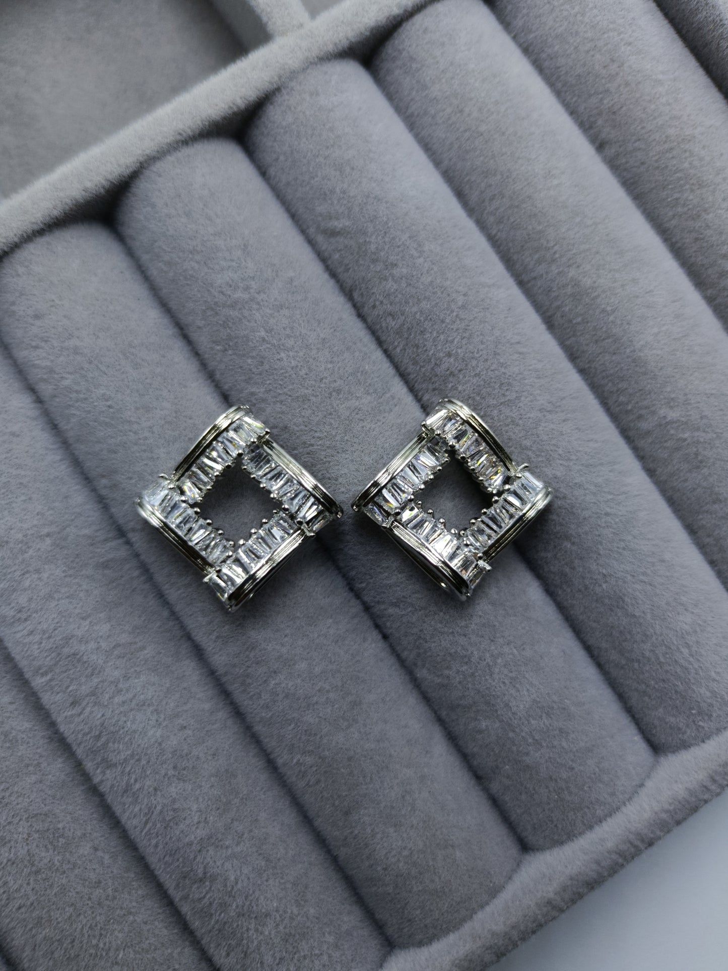 Square Zircon