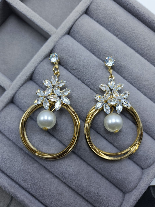 Circle Pearl Flower Earrings