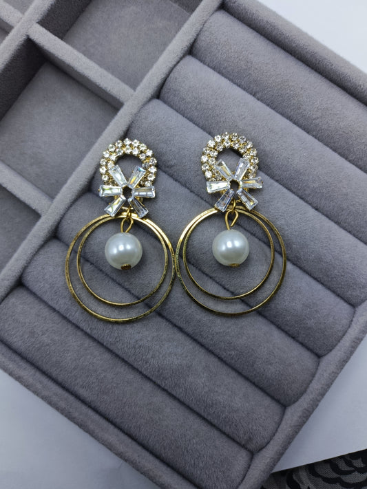 Circle Pearl Earrings