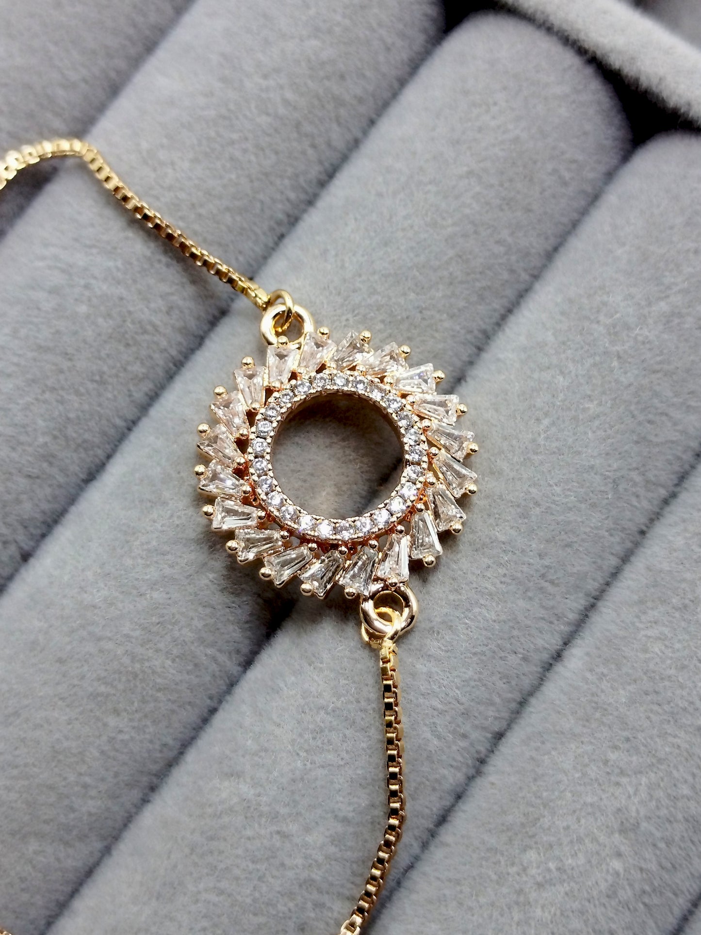 Round Cut Bracelet